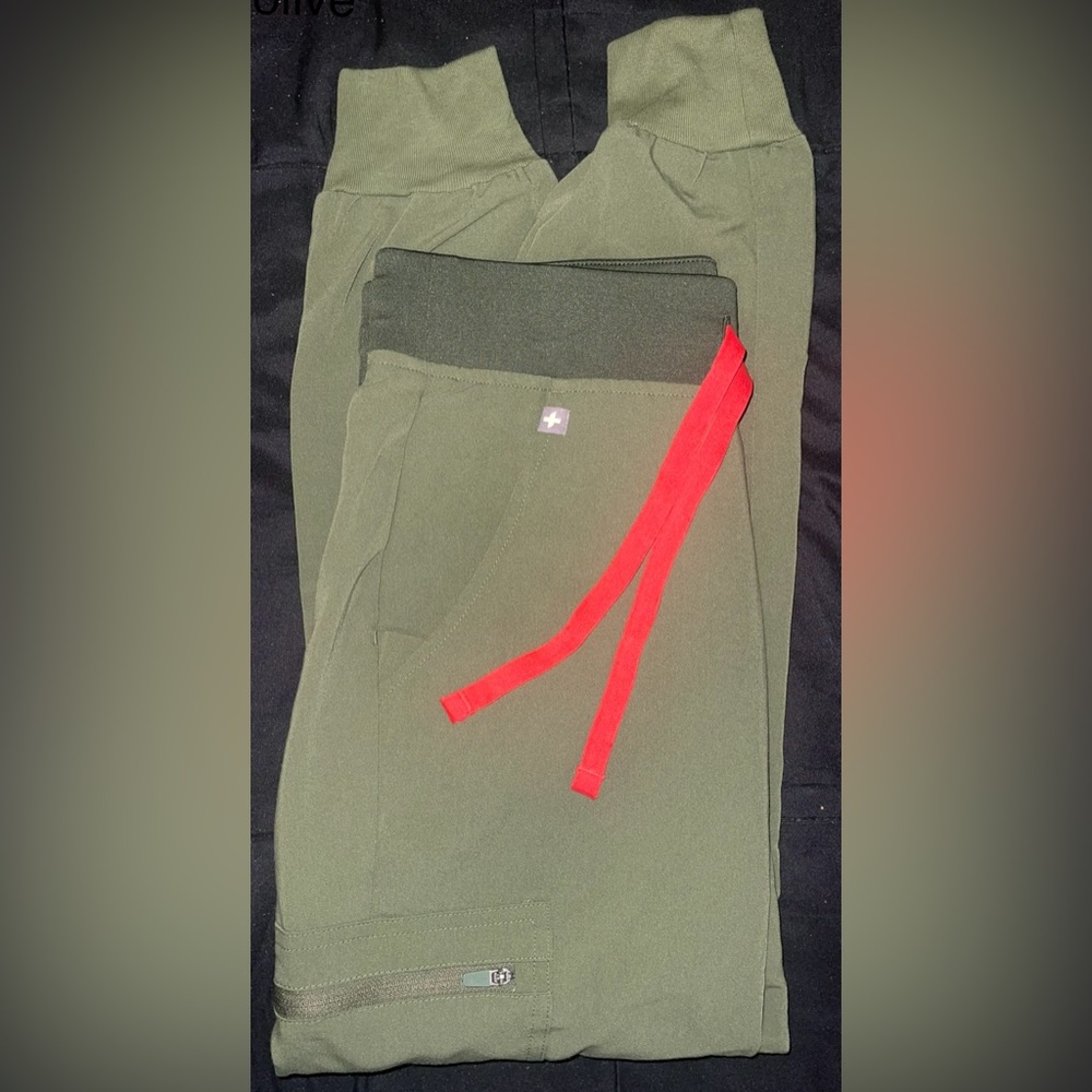 Figs Scrubs Bottom Color DARK OLIVE - Petite XXS Zamora Jogger Pants
